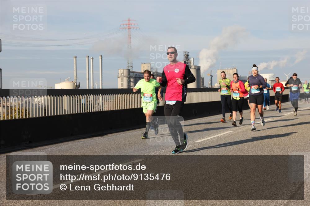 03.10.2025 - Köhlbrandbrückenlauf Lena Gebhardt http://msf.ph/oto/9135476 03.10.2025 09:53:34 Position 2  meine-sportfotos.de