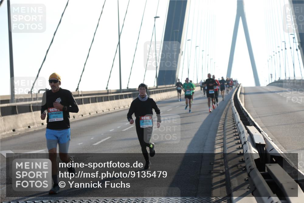03.10.2025 - Köhlbrandbrückenlauf Yannick Fuchs http://msf.ph/oto/9135479 03.10.2025 08:22:44 Position 1 3414, 3083 meine-sportfotos.de