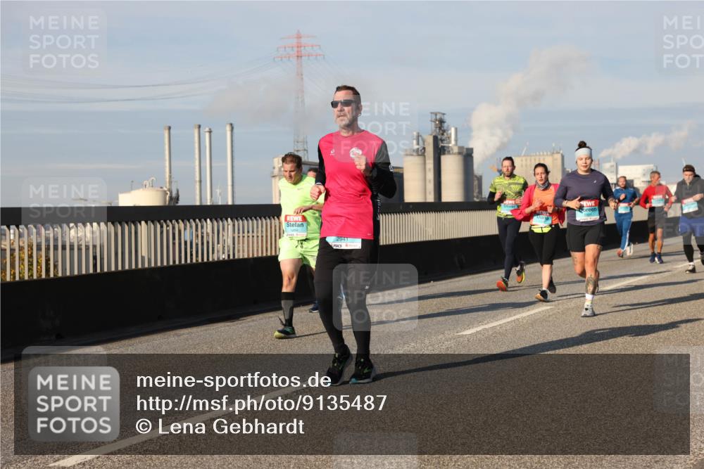 03.10.2025 - Köhlbrandbrückenlauf Lena Gebhardt http://msf.ph/oto/9135487 03.10.2025 09:53:34 Position 2 2941 meine-sportfotos.de