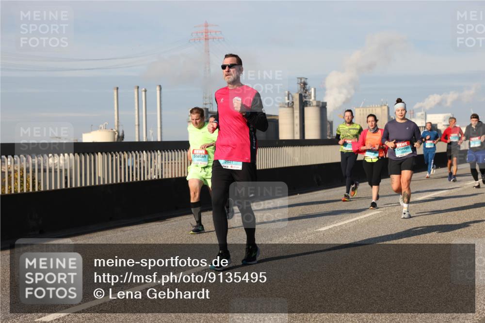 03.10.2025 - Köhlbrandbrückenlauf Lena Gebhardt http://msf.ph/oto/9135495 03.10.2025 09:53:34 Position 2 1259, 2941 meine-sportfotos.de