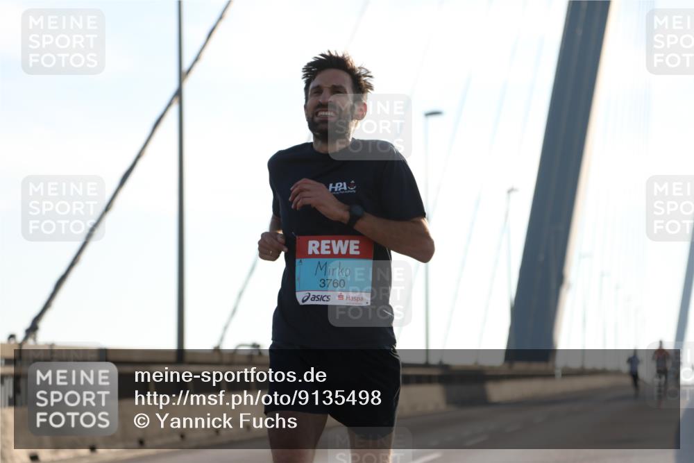 03.10.2025 - Köhlbrandbrückenlauf Yannick Fuchs http://msf.ph/oto/9135498 03.10.2025 08:18:02 Position 2 3760 meine-sportfotos.de