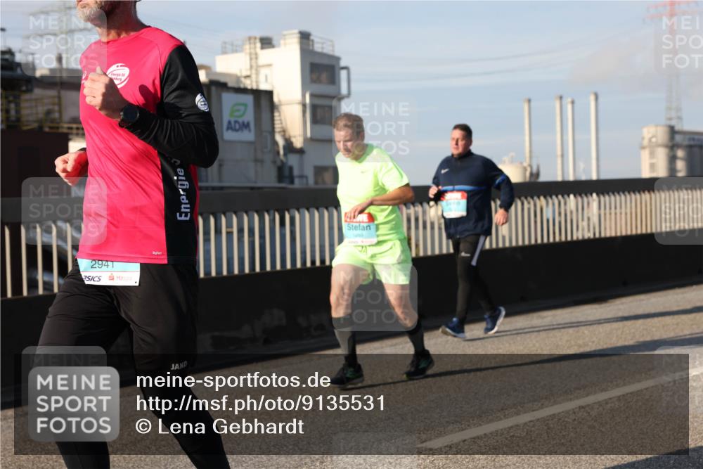 03.10.2025 - Köhlbrandbrückenlauf Lena Gebhardt http://msf.ph/oto/9135531 03.10.2025 09:53:36 Position 2 2941 meine-sportfotos.de