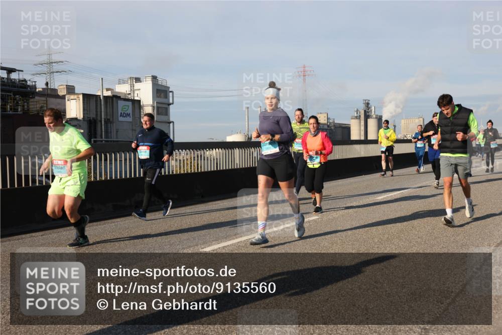 03.10.2025 - Köhlbrandbrückenlauf Lena Gebhardt http://msf.ph/oto/9135560 03.10.2025 09:53:37 Position 2  meine-sportfotos.de