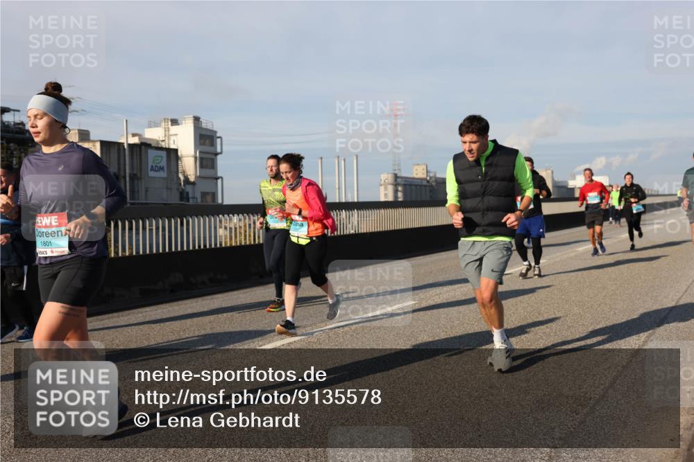 03.10.2025 - Köhlbrandbrückenlauf Lena Gebhardt http://msf.ph/oto/9135578 03.10.2025 09:53:38 Position 2 1801 meine-sportfotos.de
