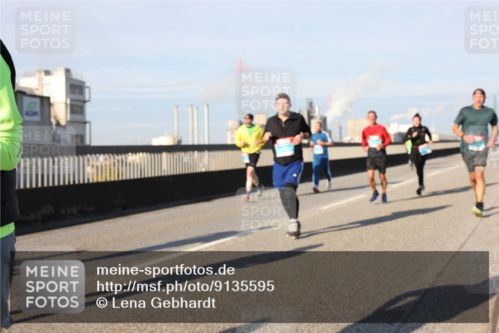 03.10.2025 - Köhlbrandbrückenlauf Lena Gebhardt http://msf.ph/oto/9135595 03.10.2025 09:53:39 Position 2  meine-sportfotos.de