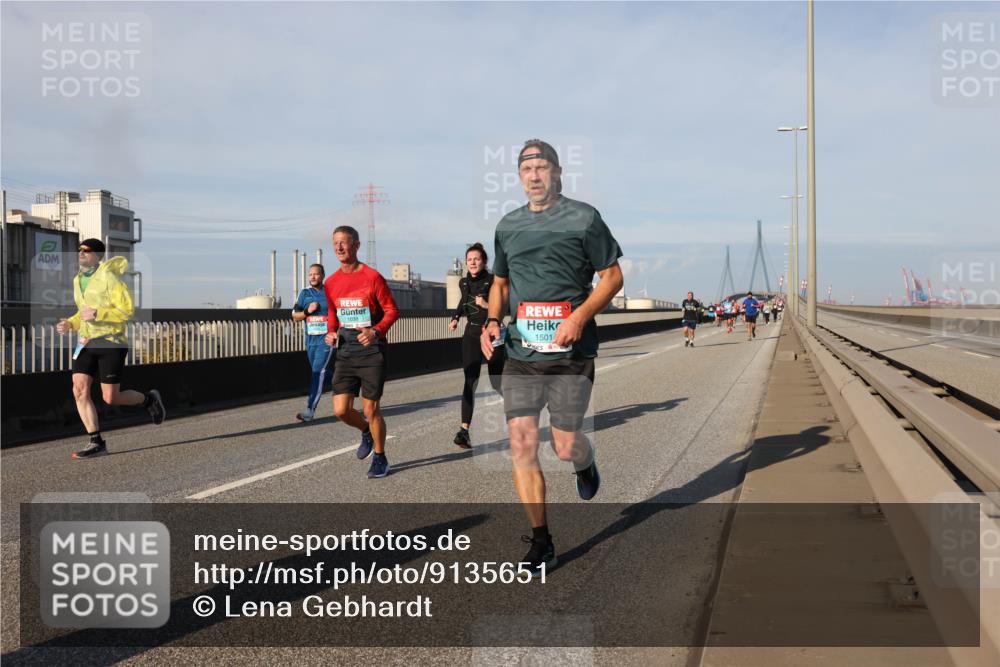 03.10.2025 - Köhlbrandbrückenlauf Lena Gebhardt http://msf.ph/oto/9135651 03.10.2025 09:53:41 Position 2 1501 meine-sportfotos.de