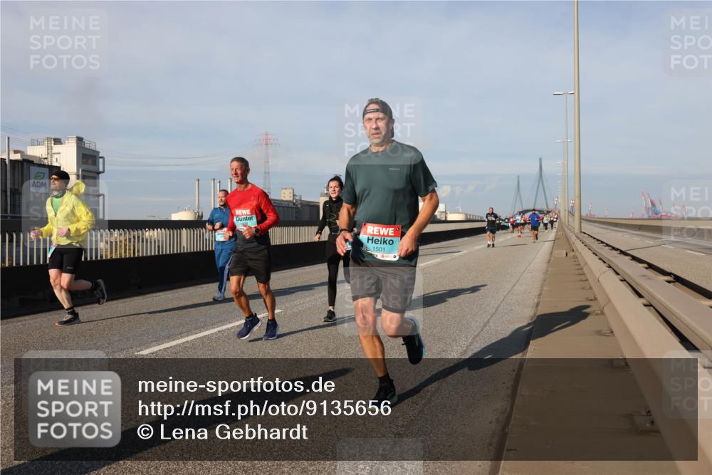 03.10.2025 - Köhlbrandbrückenlauf Lena Gebhardt http://msf.ph/oto/9135656 03.10.2025 09:53:41 Position 2 1501 meine-sportfotos.de