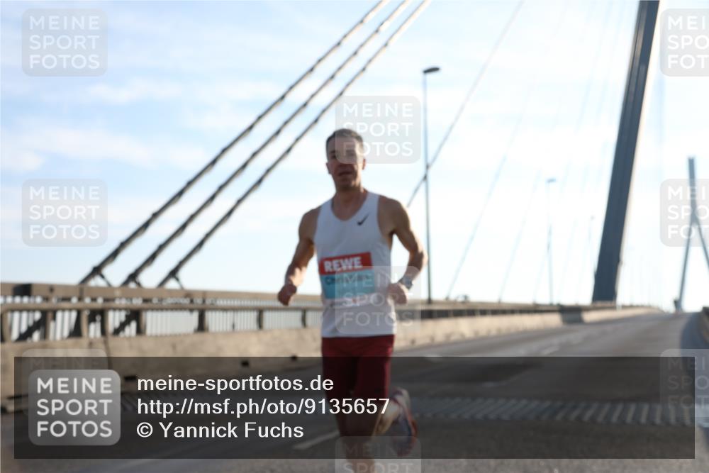 03.10.2025 - Köhlbrandbrückenlauf Yannick Fuchs http://msf.ph/oto/9135657 03.10.2025 08:18:19 Position 2 283 meine-sportfotos.de
