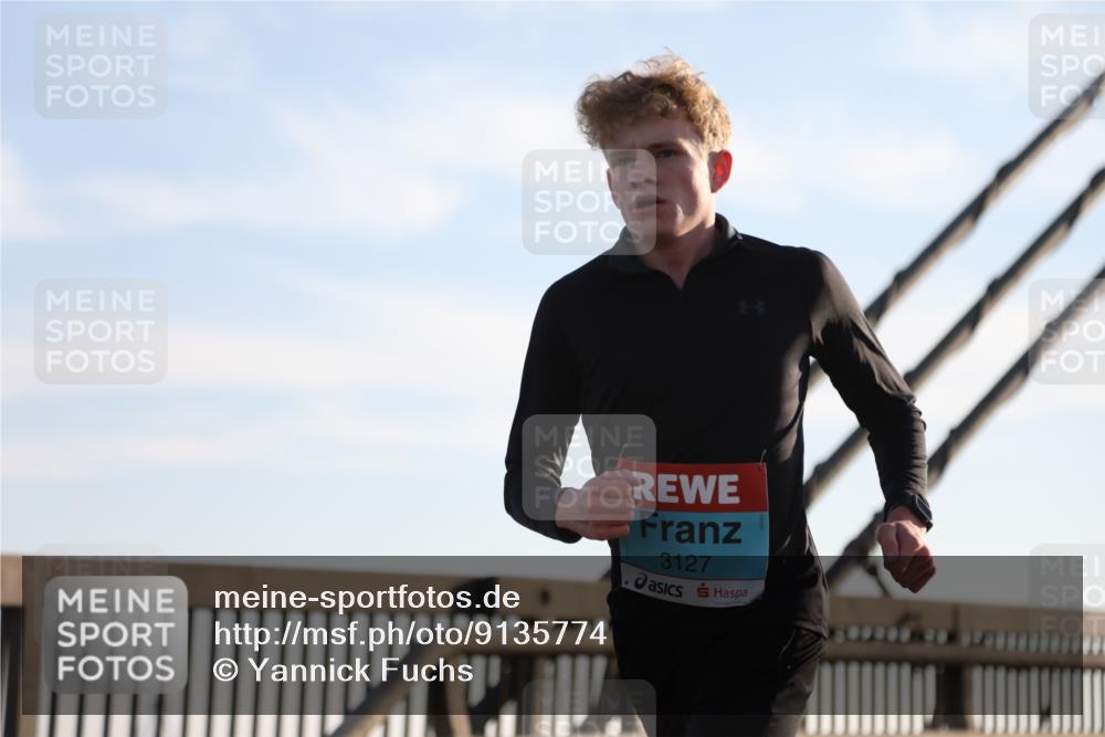 03.10.2025 - Köhlbrandbrückenlauf Yannick Fuchs http://msf.ph/oto/9135774 03.10.2025 08:19:08 Position 2 3127 meine-sportfotos.de
