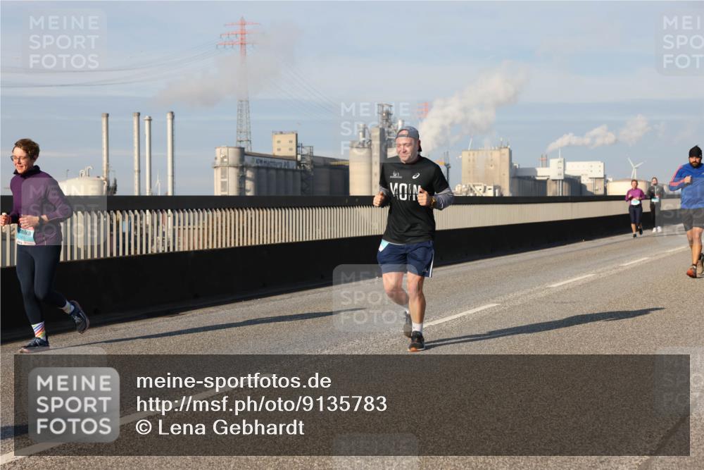 03.10.2025 - Köhlbrandbrückenlauf Lena Gebhardt http://msf.ph/oto/9135783 03.10.2025 09:53:47 Position 2  meine-sportfotos.de