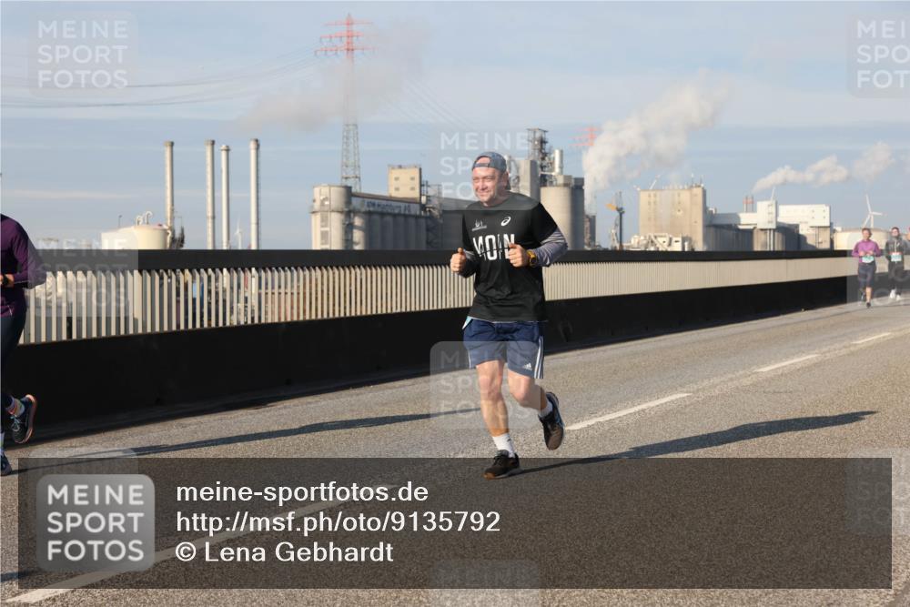 03.10.2025 - Köhlbrandbrückenlauf Lena Gebhardt http://msf.ph/oto/9135792 03.10.2025 09:53:47 Position 2  meine-sportfotos.de