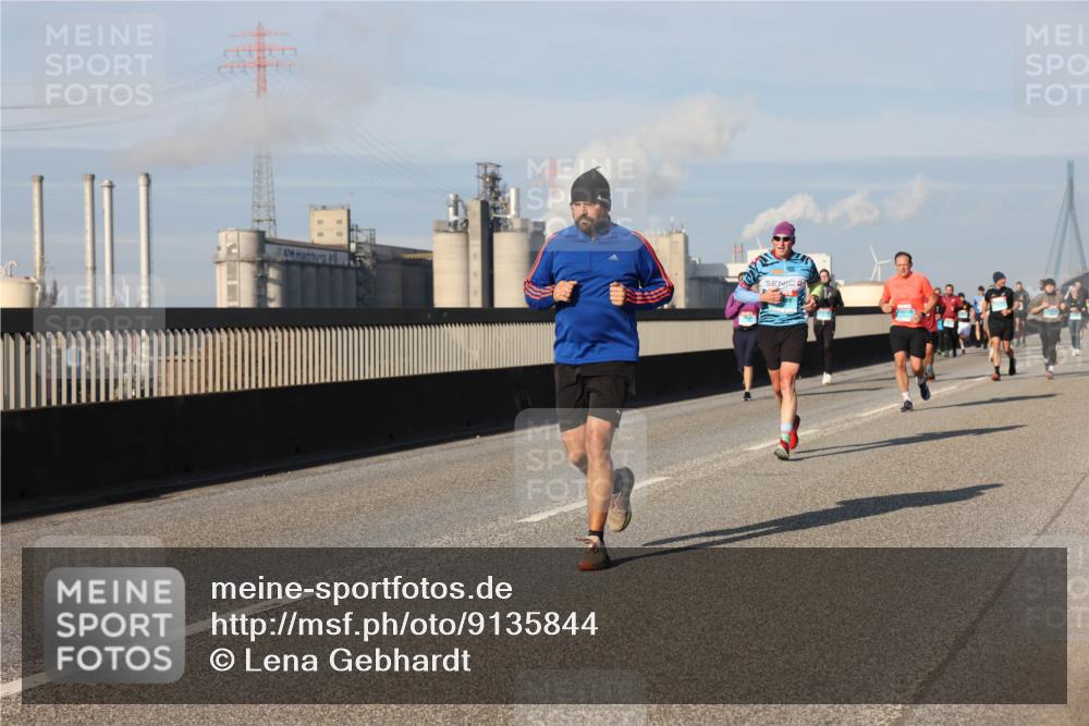 03.10.2025 - Köhlbrandbrückenlauf Lena Gebhardt http://msf.ph/oto/9135844 03.10.2025 09:53:50 Position 2  meine-sportfotos.de