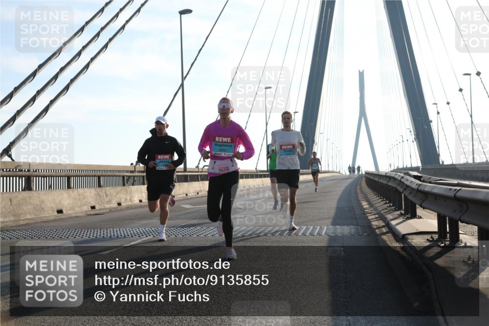 03.10.2025 - Köhlbrandbrückenlauf Yannick Fuchs http://msf.ph/oto/9135855 03.10.2025 08:19:23 Position 2 3203 meine-sportfotos.de