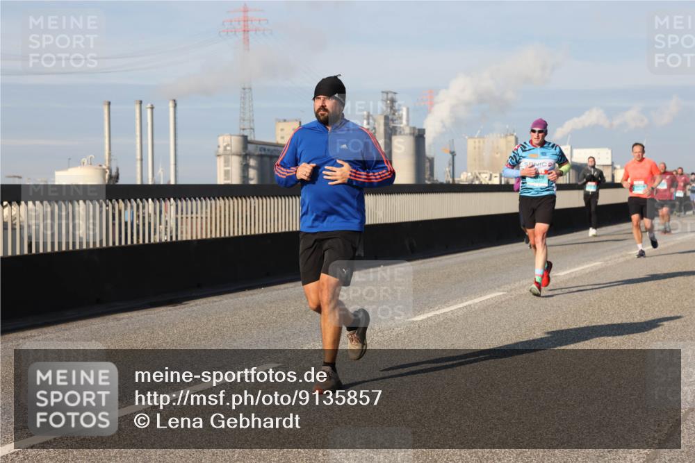 03.10.2025 - Köhlbrandbrückenlauf Lena Gebhardt http://msf.ph/oto/9135857 03.10.2025 09:53:51 Position 2  meine-sportfotos.de