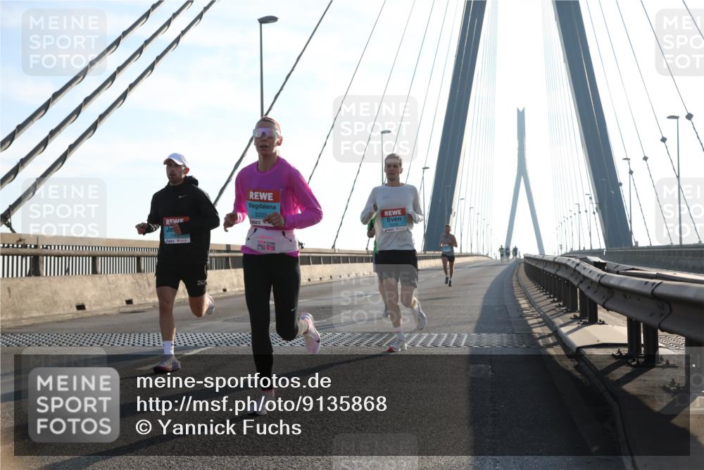 03.10.2025 - Köhlbrandbrückenlauf Yannick Fuchs http://msf.ph/oto/9135868 03.10.2025 08:19:24 Position 2 3203, 1062, 247 meine-sportfotos.de