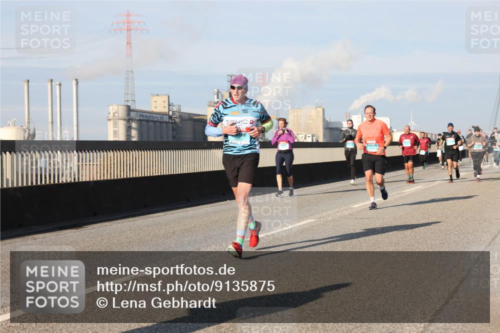 03.10.2025 - Köhlbrandbrückenlauf Lena Gebhardt http://msf.ph/oto/9135875 03.10.2025 09:53:53 Position 2 3457 meine-sportfotos.de