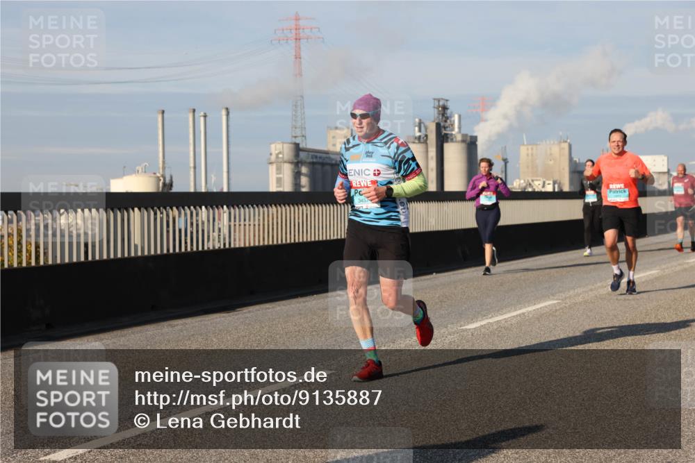03.10.2025 - Köhlbrandbrückenlauf Lena Gebhardt http://msf.ph/oto/9135887 03.10.2025 09:53:53 Position 2 3457 meine-sportfotos.de