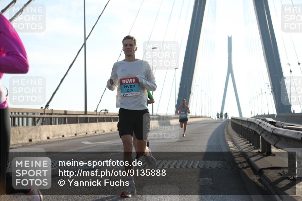 03.10.2025 - Köhlbrandbrückenlauf Yannick Fuchs http://msf.ph/oto/9135888 03.10.2025 08:19:24 Position 2 3209 meine-sportfotos.de