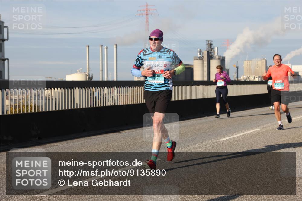 03.10.2025 - Köhlbrandbrückenlauf Lena Gebhardt http://msf.ph/oto/9135890 03.10.2025 09:53:53 Position 2 3457 meine-sportfotos.de