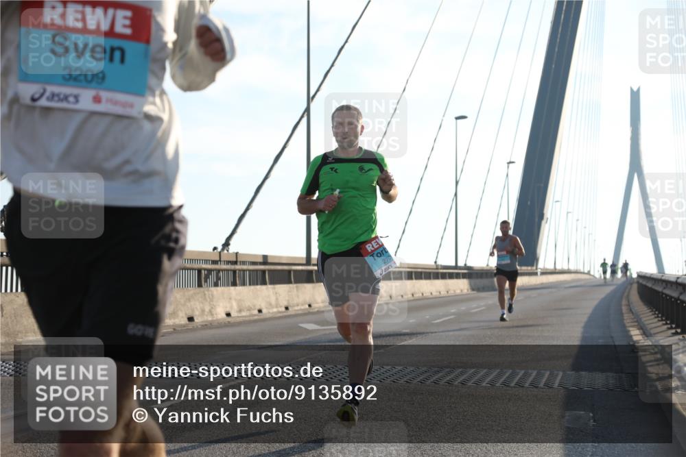 03.10.2025 - Köhlbrandbrückenlauf Yannick Fuchs http://msf.ph/oto/9135892 03.10.2025 08:19:25 Position 2 3209, 270 meine-sportfotos.de