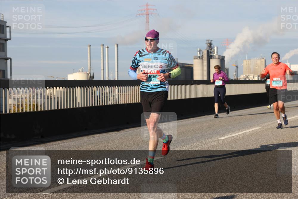 03.10.2025 - Köhlbrandbrückenlauf Lena Gebhardt http://msf.ph/oto/9135896 03.10.2025 09:53:53 Position 2 3457 meine-sportfotos.de