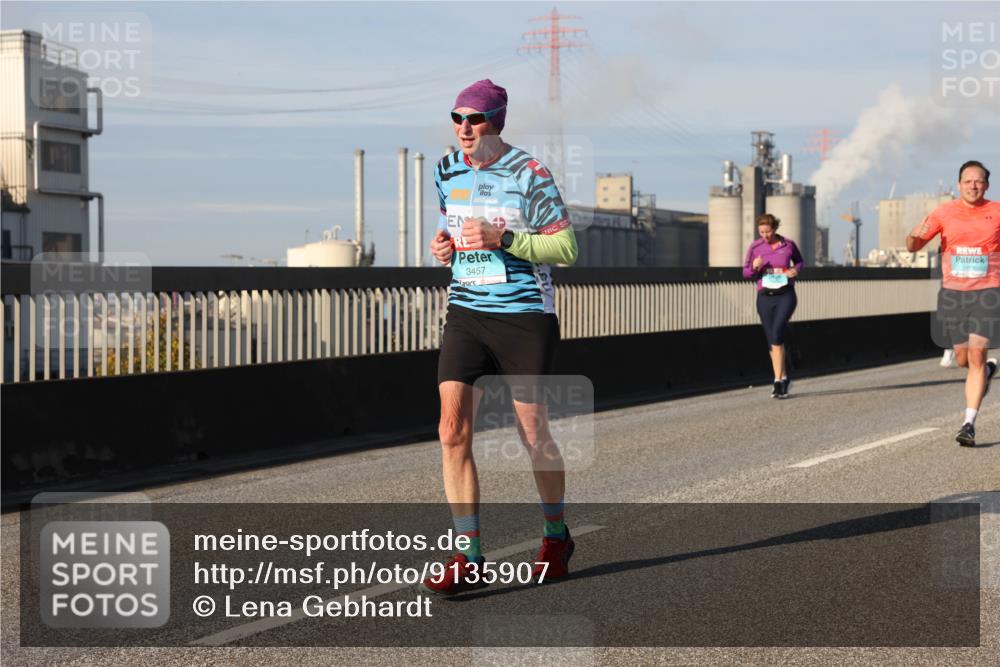 03.10.2025 - Köhlbrandbrückenlauf Lena Gebhardt http://msf.ph/oto/9135907 03.10.2025 09:53:54 Position 2 3457 meine-sportfotos.de