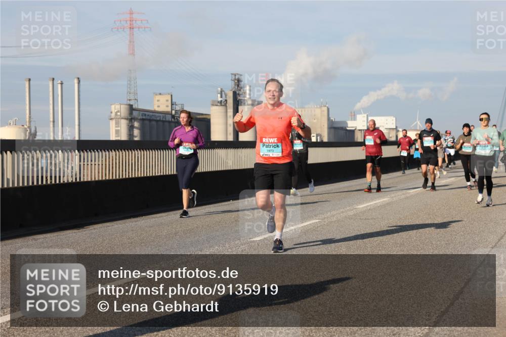 03.10.2025 - Köhlbrandbrückenlauf Lena Gebhardt http://msf.ph/oto/9135919 03.10.2025 09:53:55 Position 2 1973 meine-sportfotos.de