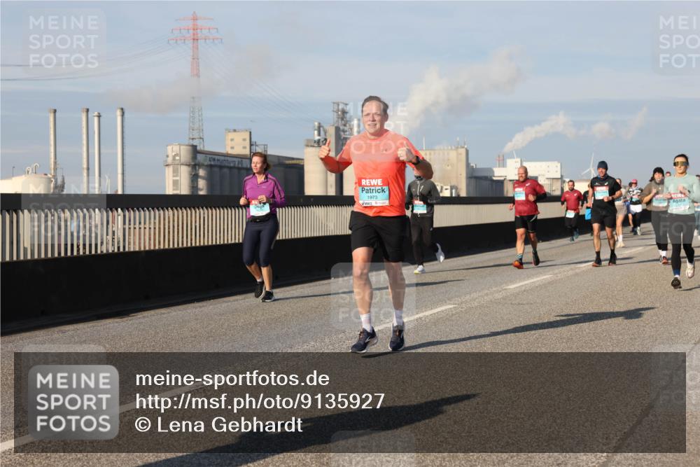 03.10.2025 - Köhlbrandbrückenlauf Lena Gebhardt http://msf.ph/oto/9135927 03.10.2025 09:53:55 Position 2 1973 meine-sportfotos.de