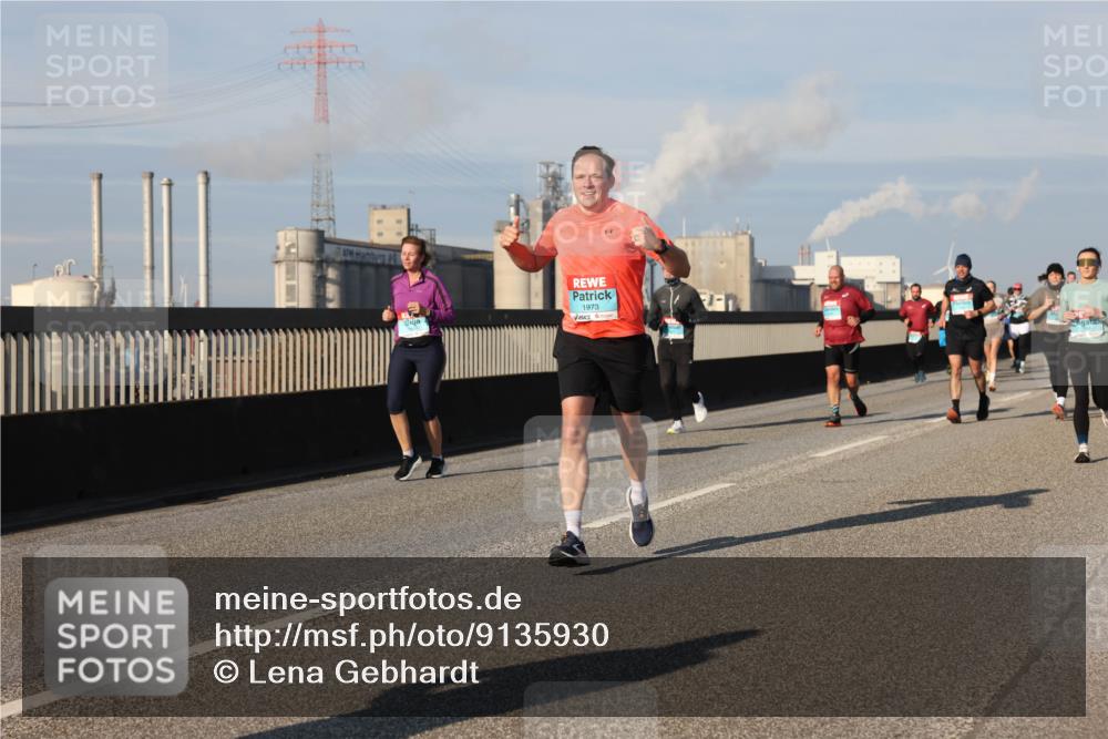 03.10.2025 - Köhlbrandbrückenlauf Lena Gebhardt http://msf.ph/oto/9135930 03.10.2025 09:53:55 Position 2 1973 meine-sportfotos.de