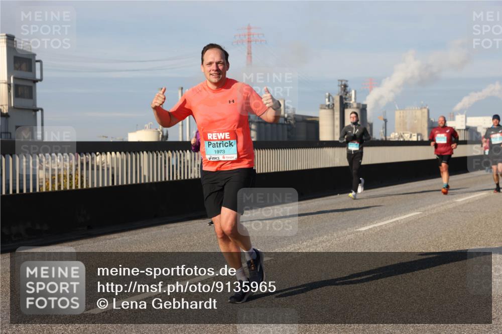 03.10.2025 - Köhlbrandbrückenlauf Lena Gebhardt http://msf.ph/oto/9135965 03.10.2025 09:53:56 Position 2 1973 meine-sportfotos.de