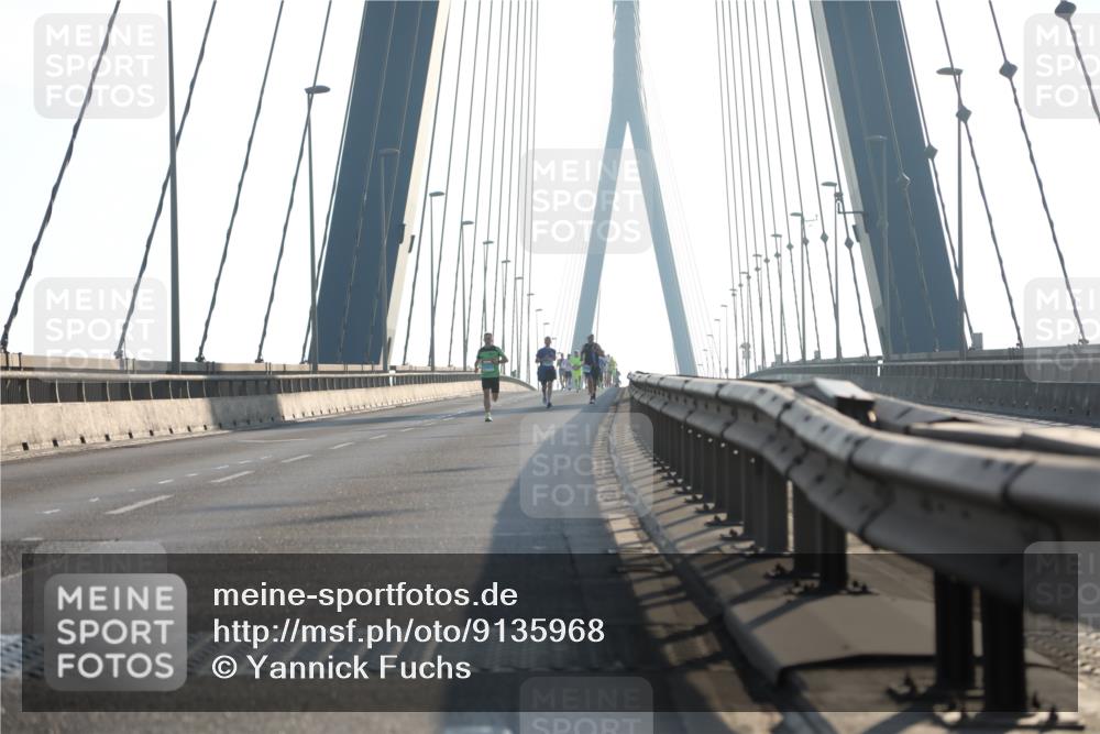 03.10.2025 - Köhlbrandbrückenlauf Yannick Fuchs http://msf.ph/oto/9135968 03.10.2025 08:19:30 Position 2  meine-sportfotos.de