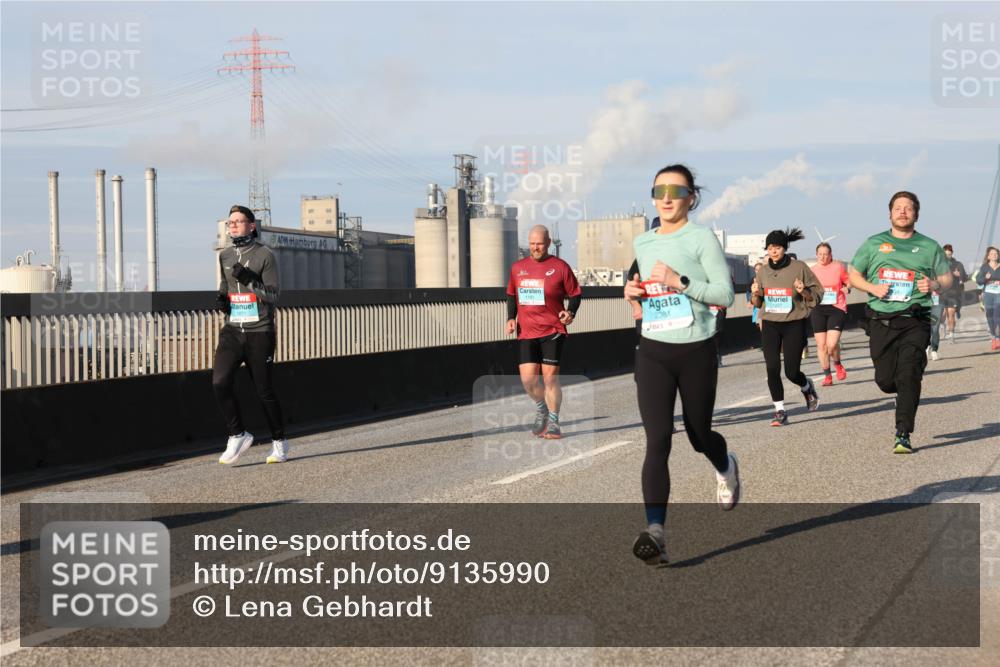 03.10.2025 - Köhlbrandbrückenlauf Lena Gebhardt http://msf.ph/oto/9135990 03.10.2025 09:53:57 Position 2 2381 meine-sportfotos.de