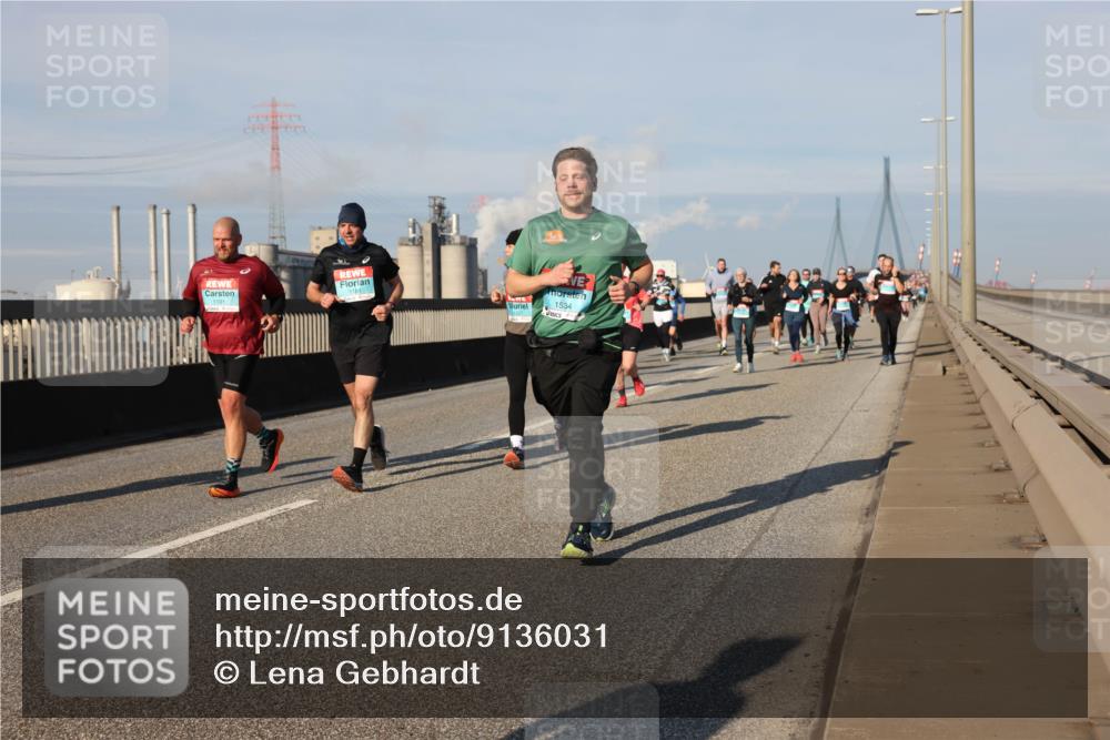 03.10.2025 - Köhlbrandbrückenlauf Lena Gebhardt http://msf.ph/oto/9136031 03.10.2025 09:54:00 Position 2 1181, 1534 meine-sportfotos.de