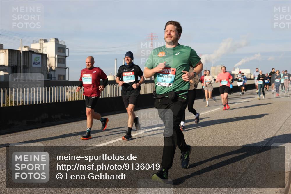 03.10.2025 - Köhlbrandbrückenlauf Lena Gebhardt http://msf.ph/oto/9136049 03.10.2025 09:54:00 Position 2 1191, 1181, 1534 meine-sportfotos.de