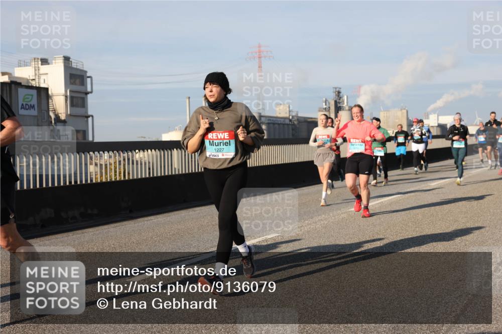 03.10.2025 - Köhlbrandbrückenlauf Lena Gebhardt http://msf.ph/oto/9136079 03.10.2025 09:54:01 Position 2 1227 meine-sportfotos.de