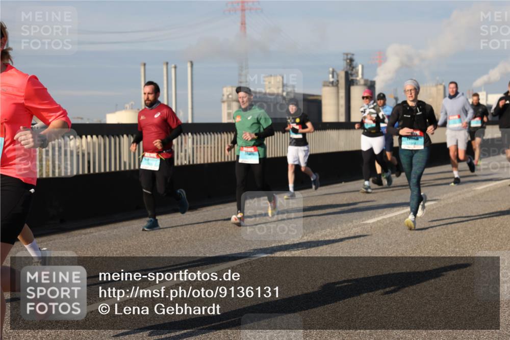 03.10.2025 - Köhlbrandbrückenlauf Lena Gebhardt http://msf.ph/oto/9136131 03.10.2025 09:54:03 Position 2  meine-sportfotos.de