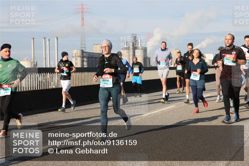 03.10.2025 - Köhlbrandbrückenlauf Lena Gebhardt http://msf.ph/oto/9136159 03.10.2025 09:54:04 Position 2 3238, 1844, 6018, 1921 meine-sportfotos.de