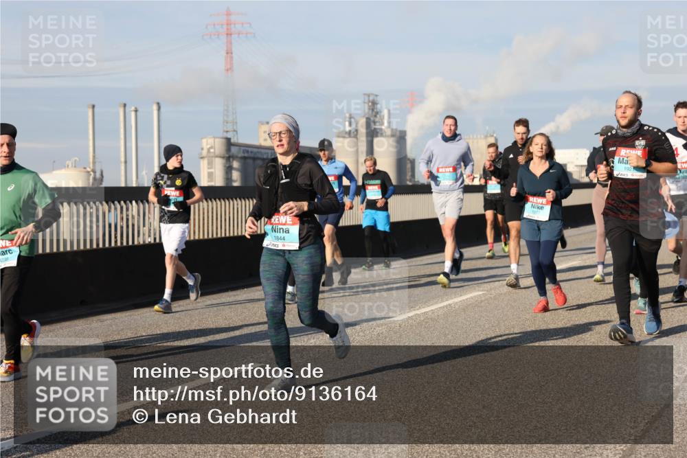 03.10.2025 - Köhlbrandbrückenlauf Lena Gebhardt http://msf.ph/oto/9136164 03.10.2025 09:54:04 Position 2 8238, 1844, 1921 meine-sportfotos.de