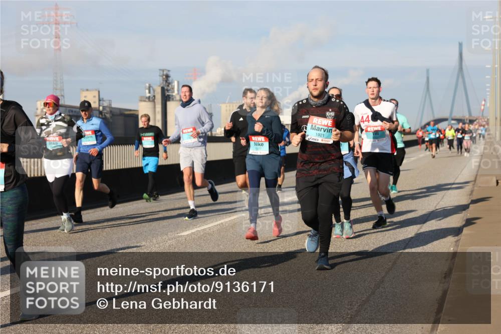 03.10.2025 - Köhlbrandbrückenlauf Lena Gebhardt http://msf.ph/oto/9136171 03.10.2025 09:54:05 Position 2 1327, 18, 1921, 44, 1151 meine-sportfotos.de