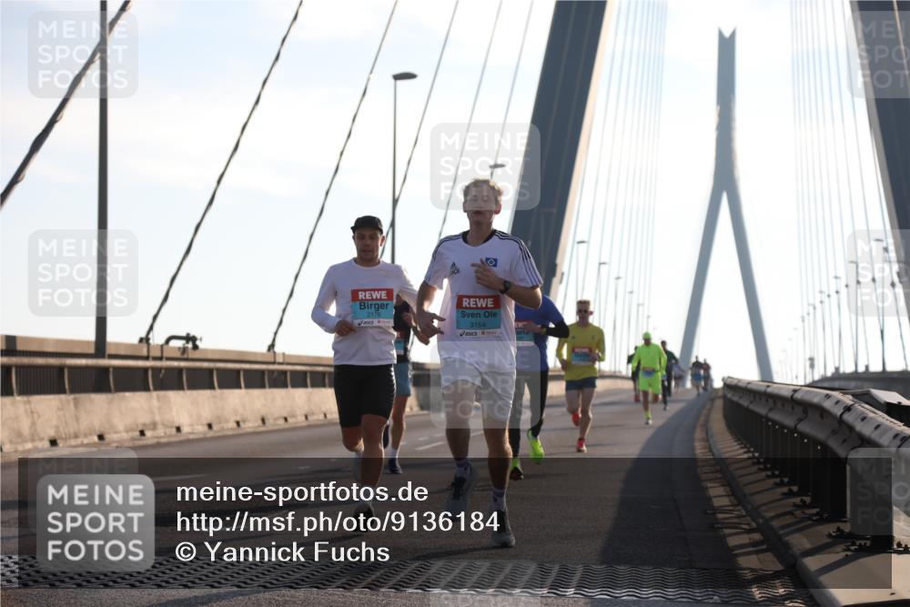03.10.2025 - Köhlbrandbrückenlauf Yannick Fuchs http://msf.ph/oto/9136184 03.10.2025 08:20:01 Position 2 2176, 3154 meine-sportfotos.de