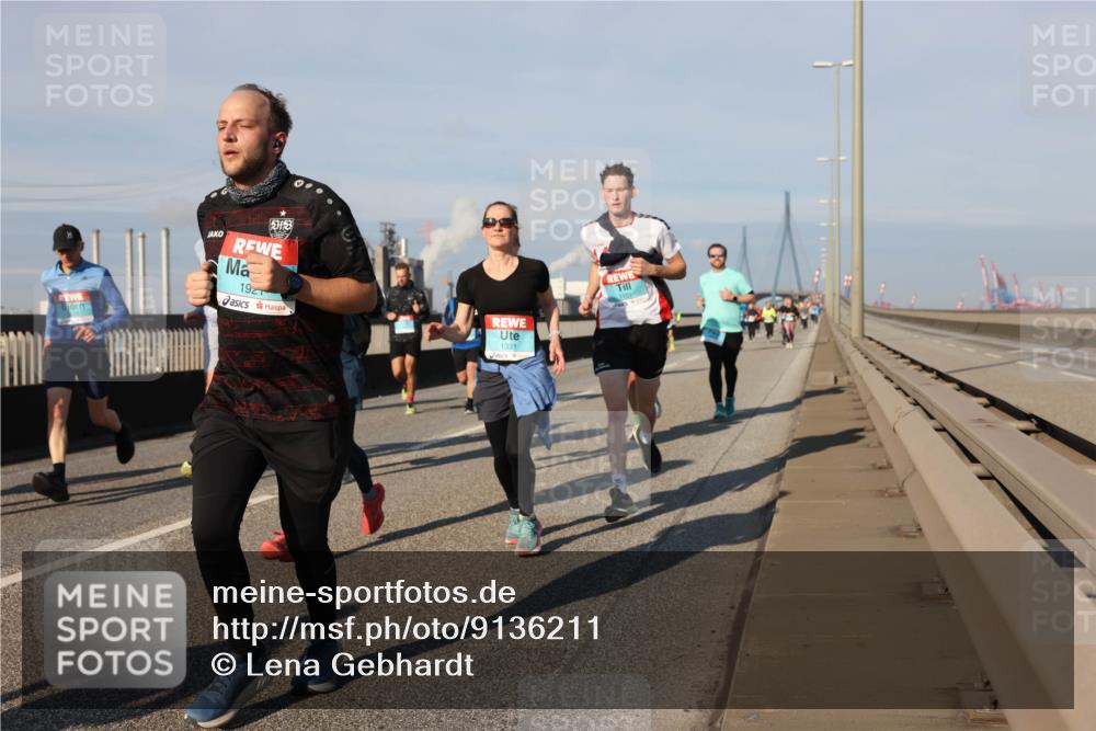 03.10.2025 - Köhlbrandbrückenlauf Lena Gebhardt http://msf.ph/oto/9136211 03.10.2025 09:54:06 Position 2 19, 1331 meine-sportfotos.de