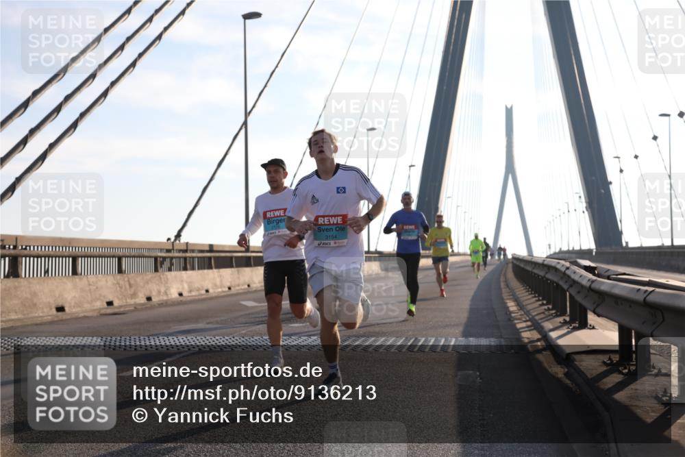 03.10.2025 - Köhlbrandbrückenlauf Yannick Fuchs http://msf.ph/oto/9136213 03.10.2025 08:20:02 Position 2 2176, 3154 meine-sportfotos.de