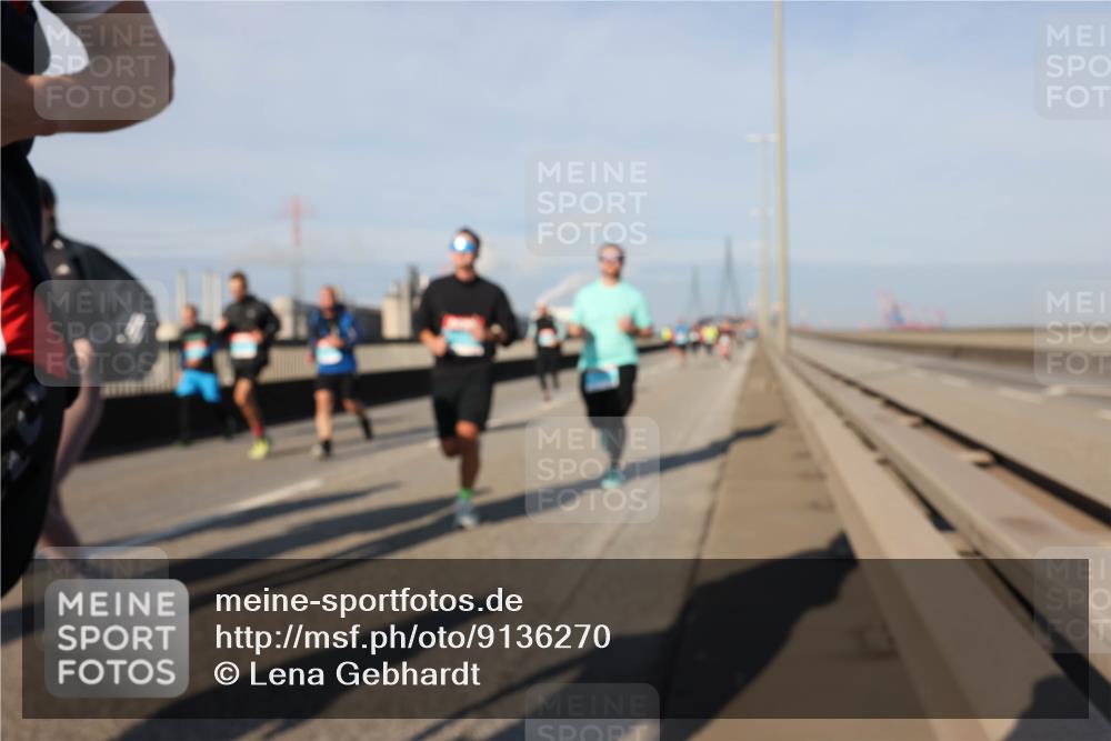 03.10.2025 - Köhlbrandbrückenlauf Lena Gebhardt http://msf.ph/oto/9136270 03.10.2025 09:54:08 Position 2  meine-sportfotos.de