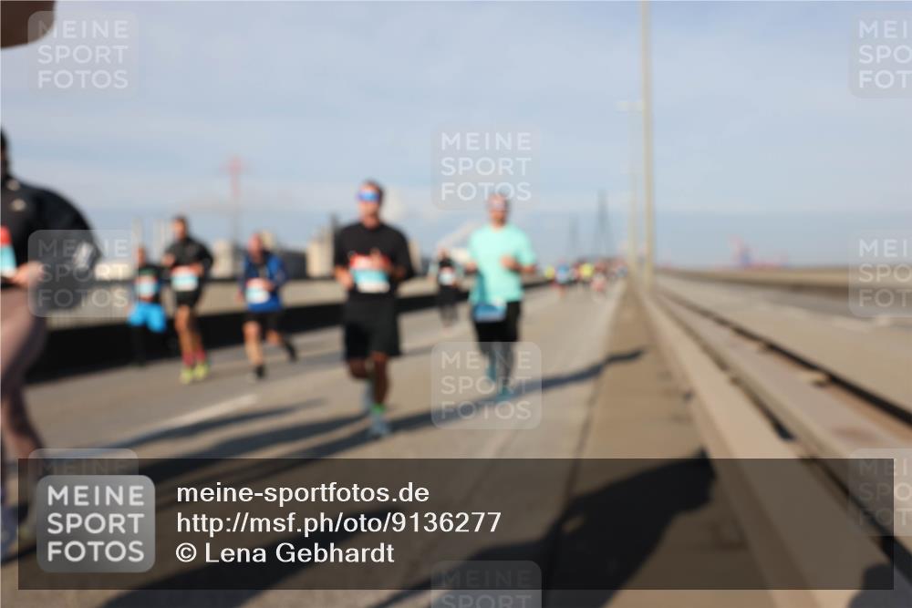 03.10.2025 - Köhlbrandbrückenlauf Lena Gebhardt http://msf.ph/oto/9136277 03.10.2025 09:54:08 Position 2  meine-sportfotos.de