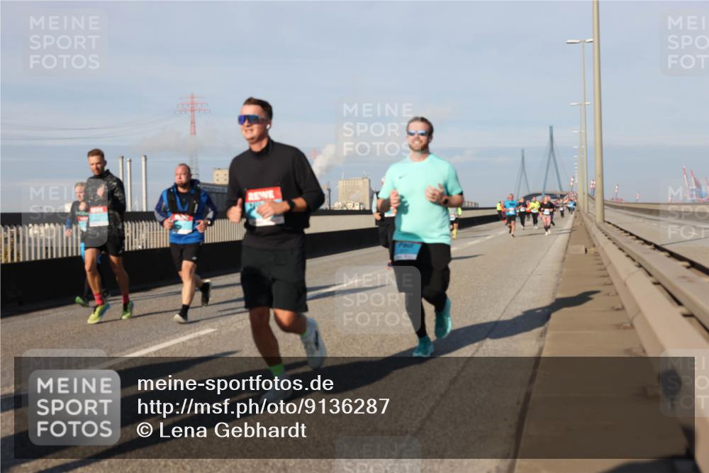 03.10.2025 - Köhlbrandbrückenlauf Lena Gebhardt http://msf.ph/oto/9136287 03.10.2025 09:54:09 Position 2  meine-sportfotos.de