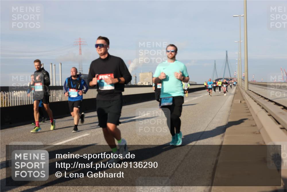 03.10.2025 - Köhlbrandbrückenlauf Lena Gebhardt http://msf.ph/oto/9136290 03.10.2025 09:54:09 Position 2  meine-sportfotos.de