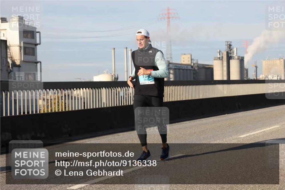 03.10.2025 - Köhlbrandbrückenlauf Lena Gebhardt http://msf.ph/oto/9136338 03.10.2025 09:54:12 Position 2 3435 meine-sportfotos.de