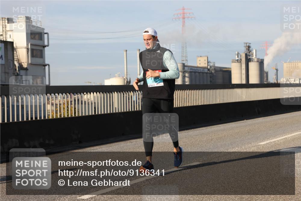 03.10.2025 - Köhlbrandbrückenlauf Lena Gebhardt http://msf.ph/oto/9136341 03.10.2025 09:54:12 Position 2 3435 meine-sportfotos.de