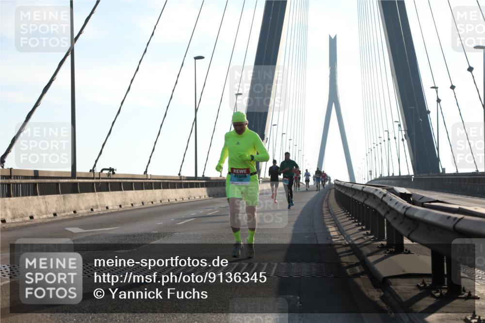 03.10.2025 - Köhlbrandbrückenlauf Yannick Fuchs http://msf.ph/oto/9136345 03.10.2025 08:20:07 Position 2 3460 meine-sportfotos.de