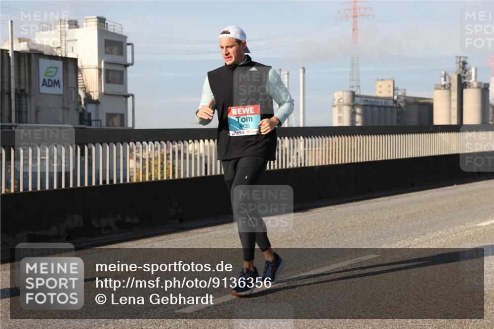 03.10.2025 - Köhlbrandbrückenlauf Lena Gebhardt http://msf.ph/oto/9136356 03.10.2025 09:54:12 Position 2 3435 meine-sportfotos.de